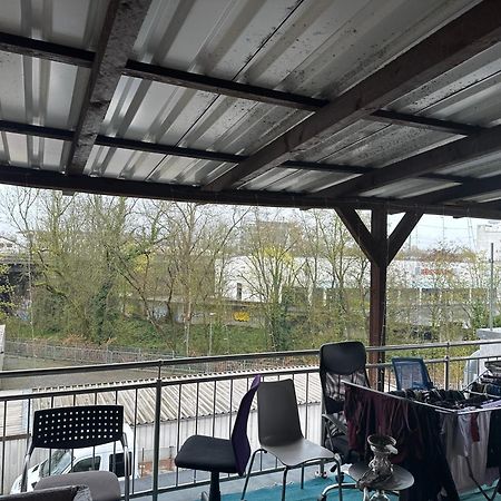 Schoenes Zimmer In Bahnhofsnaehe In Einer Wohnung Mit Grosser Terrasse Gießen Dış mekan fotoğraf