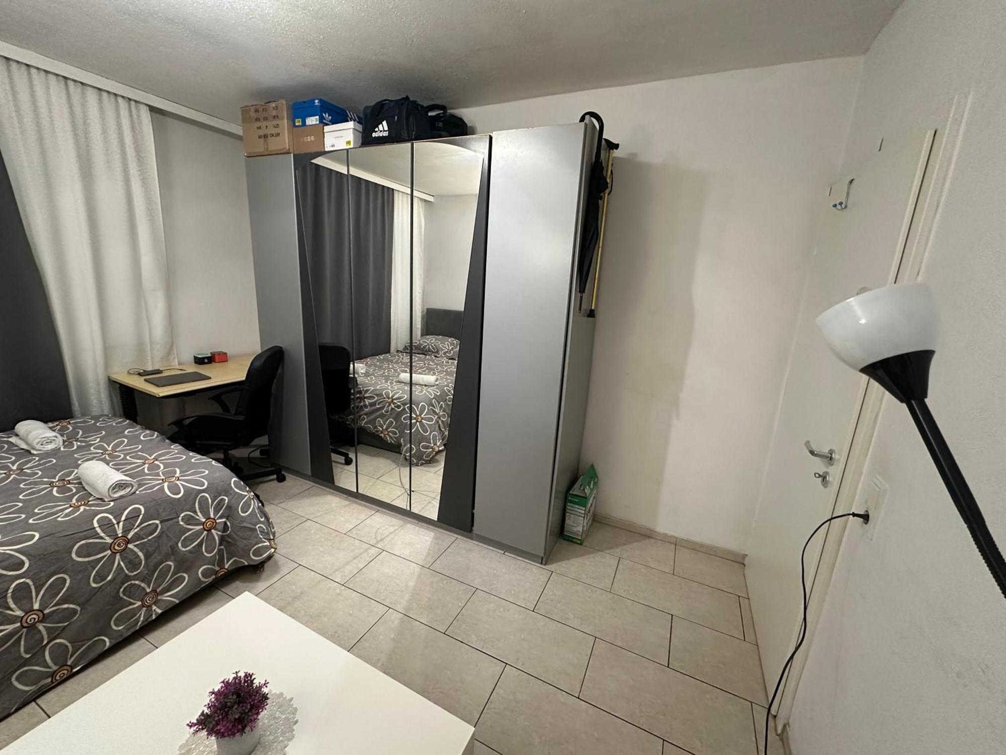 Schoenes Zimmer In Bahnhofsnaehe In Einer Wohnung Mit Grosser Terrasse Gießen Dış mekan fotoğraf