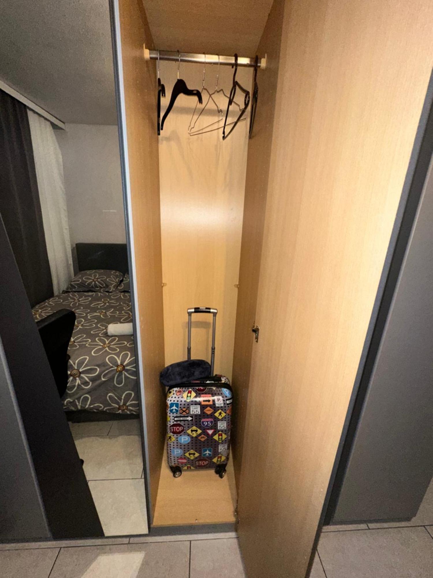 Schoenes Zimmer In Bahnhofsnaehe In Einer Wohnung Mit Grosser Terrasse Gießen Dış mekan fotoğraf